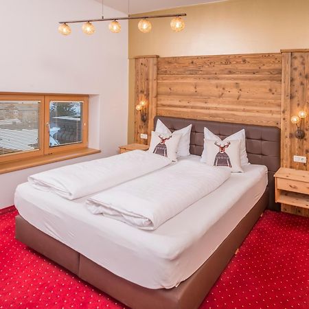 Hotel Platzwirt ラウリス エクステリア 写真